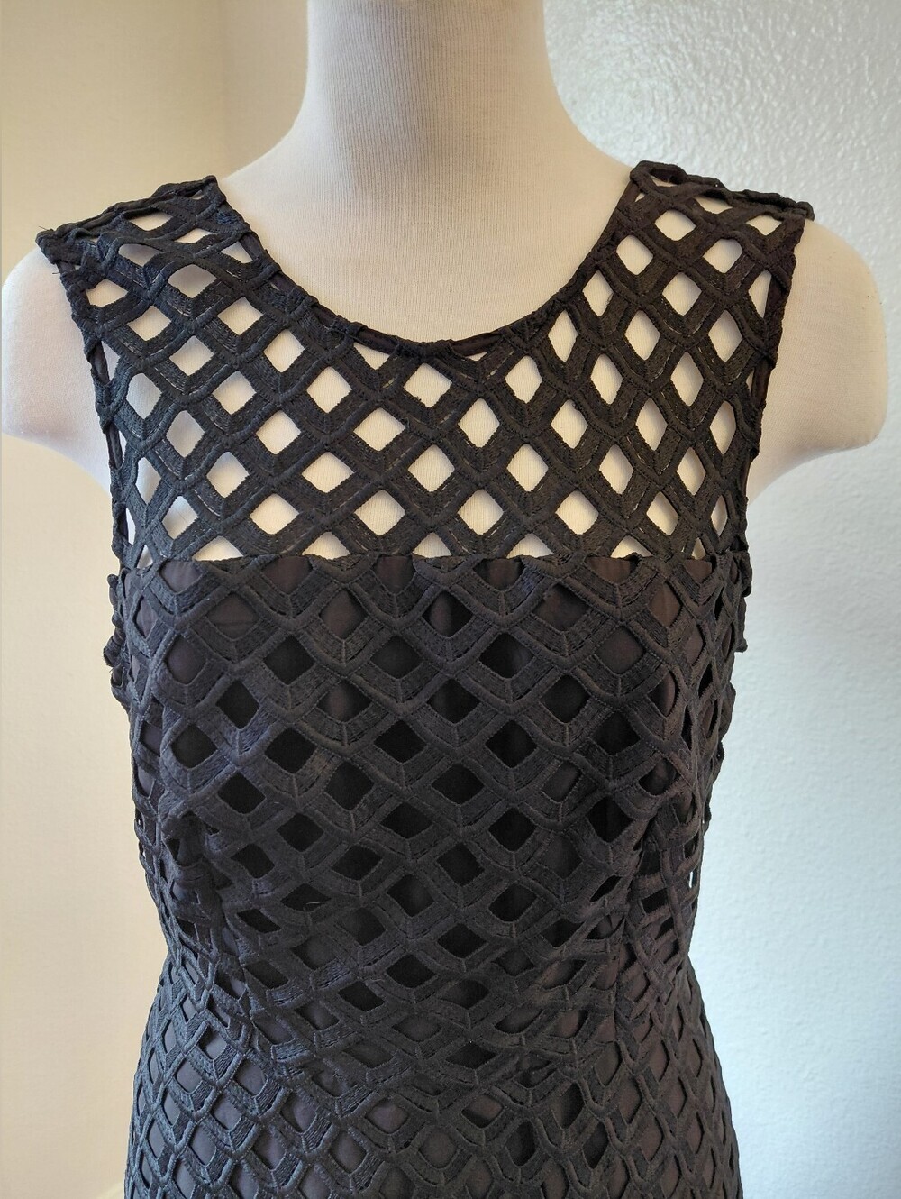 Milly Annemarie Lattice- Women's 6 Black Embroidered Handkerchief Dress NWT - Picture 4 of 15